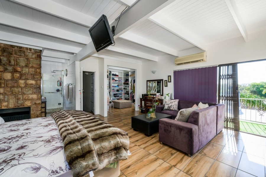 8 Bedroom Property for Sale in Summerstrand Eastern Cape